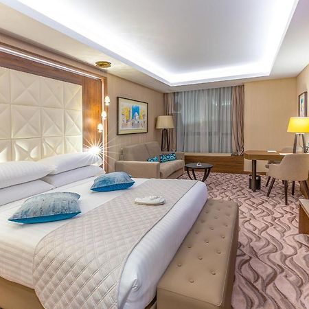 Az Hotels Grand Oran Es Senia Exteriör bild