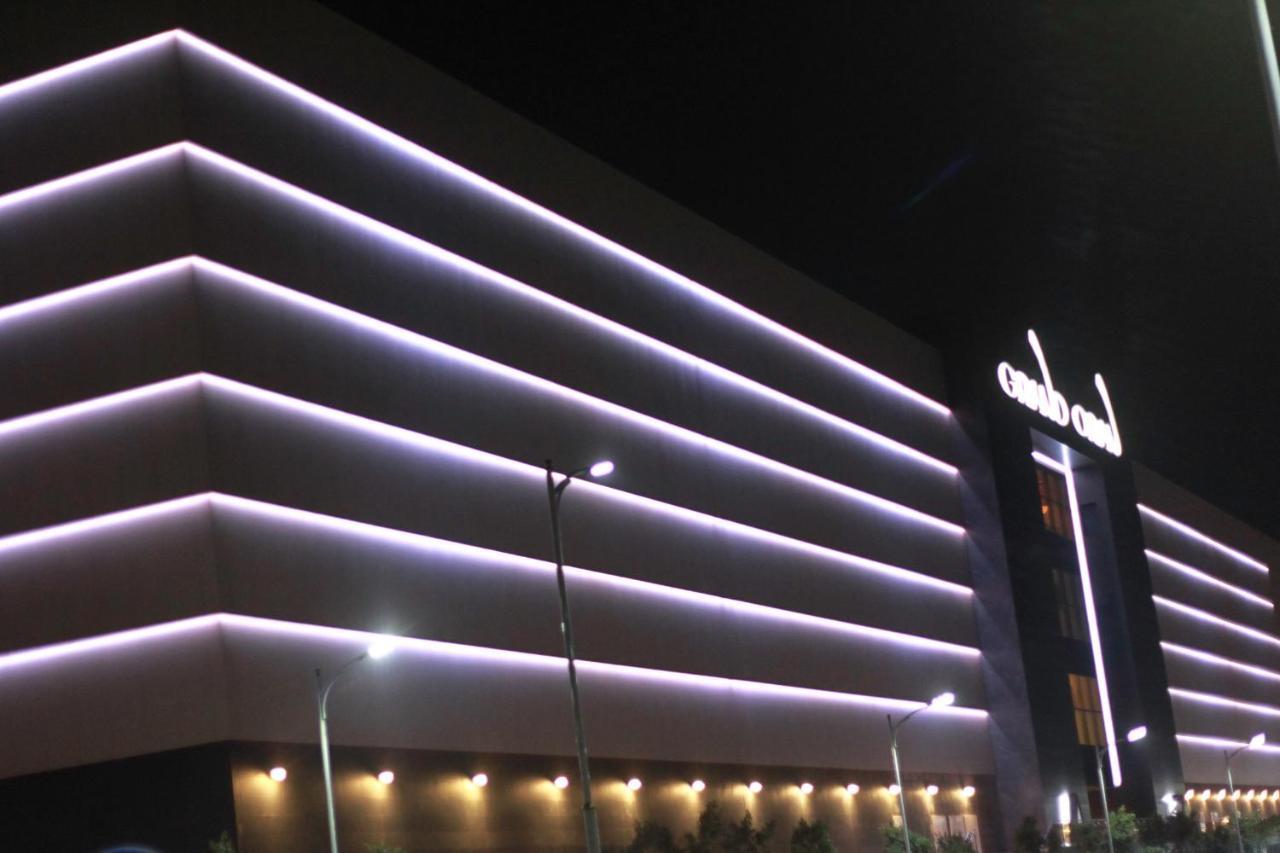 Az Hotels Grand Oran Es Senia Exteriör bild