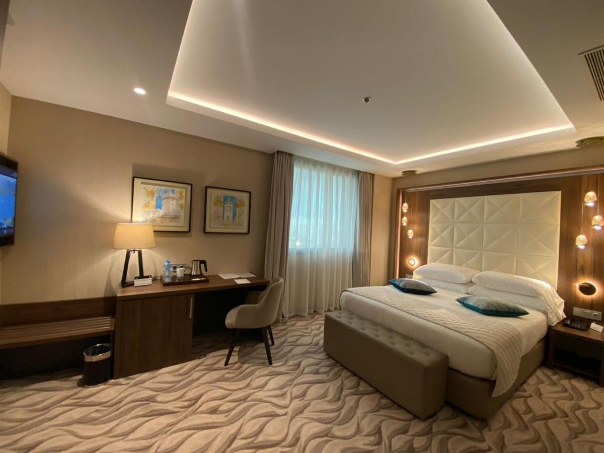 Az Hotels Grand Oran Es Senia Exteriör bild
